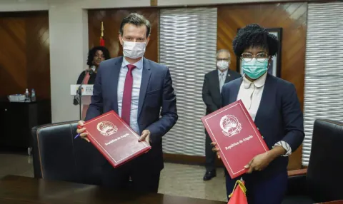  Assinatura do projecto de apoio a agricultura familiar   Angola AFD